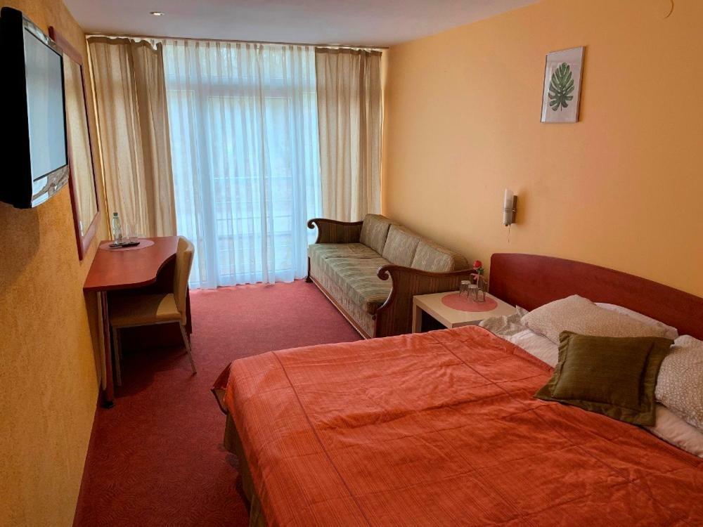 Resort Piaseczno Rozplucie ภายนอก รูปภาพ